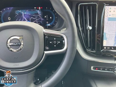 Used 2025 Volvo XC60 B5 Plus image 40