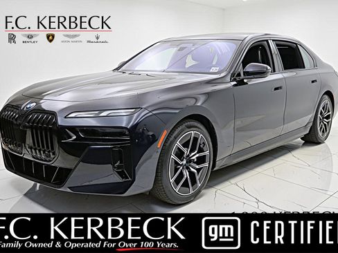 Used 2023 BMW i7 xDrive60 image 1