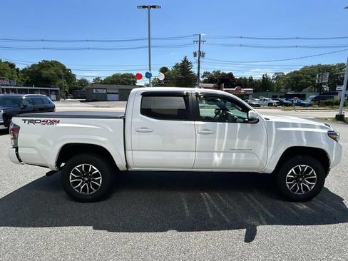 Used 2023 Toyota Tacoma TRD Sport w/ Technology Package AWD/4WD image 2