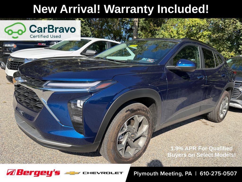 Used 2024 Chevrolet Trax LT w/ Driver Confidence Package FWD image 1