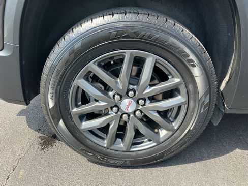 Used 2018 GMC Acadia SLT AWD/4WD image 9