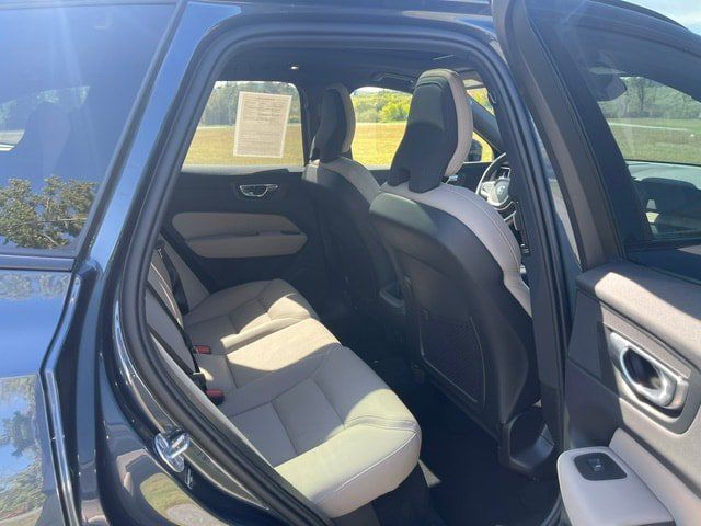 Used 2026 Volvo XC60 B5 Plus AWD/4WD image 10