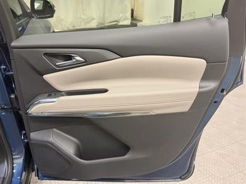 New 2026 Chevrolet Traverse LT w/ Sun and Wheel Package FWD image 20