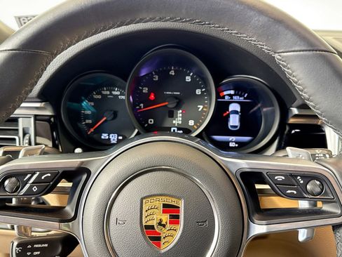 Used 2021 Porsche Macan image 13