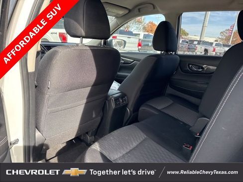 Used 2017 Nissan Rogue SV image 13
