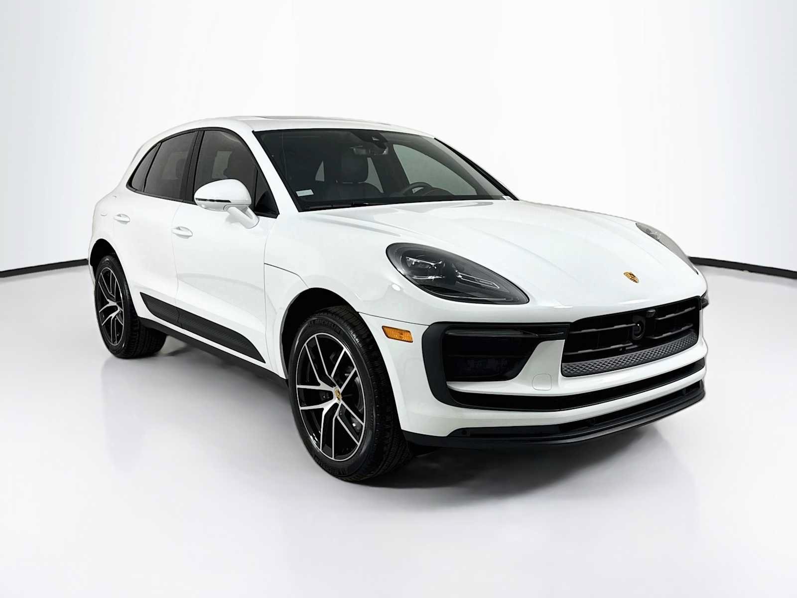 Used 2026 Porsche Macan AWD/4WD image 7