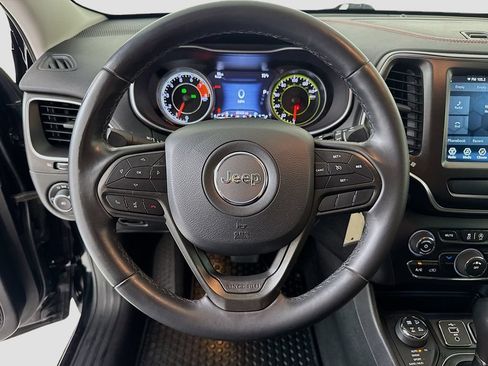 Used 2020 Jeep Cherokee Trailhawk AWD/4WD image 13