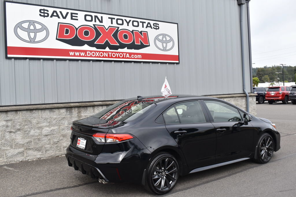 Used 2026 Toyota Corolla SE FWD image 5