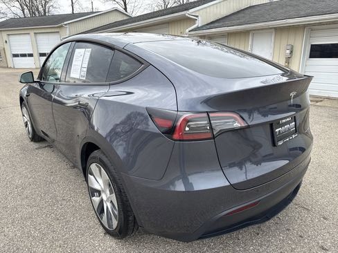 Used 2022 Tesla Model Y Long Range AWD/4WD image 12