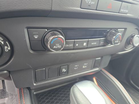 Used 2024 Nissan Frontier PRO-4X w/ Technology Package image 28