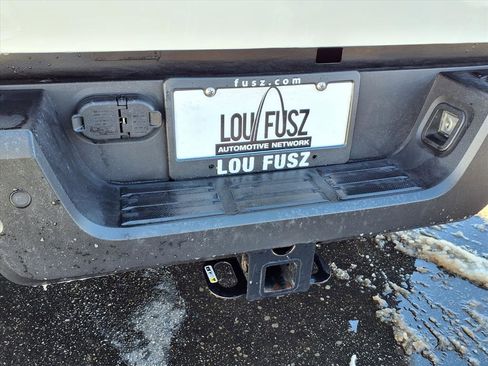 Used 2024 Toyota Tacoma TRD Off-Road image 29