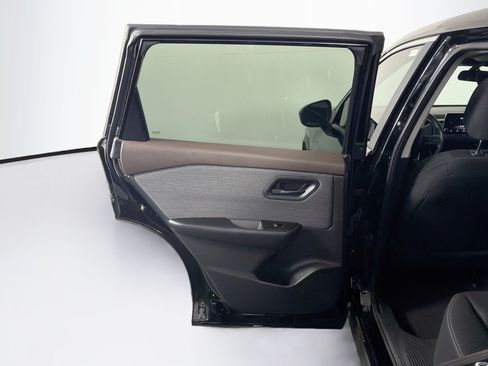 Used 2023 Nissan Rogue S FWD image 26