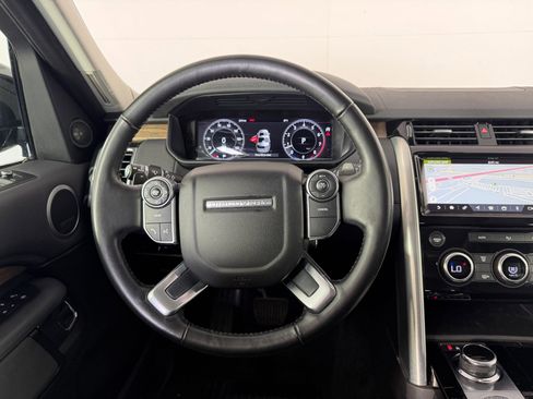 Used 2018 Land Rover Discovery HSE AWD/4WD image 15