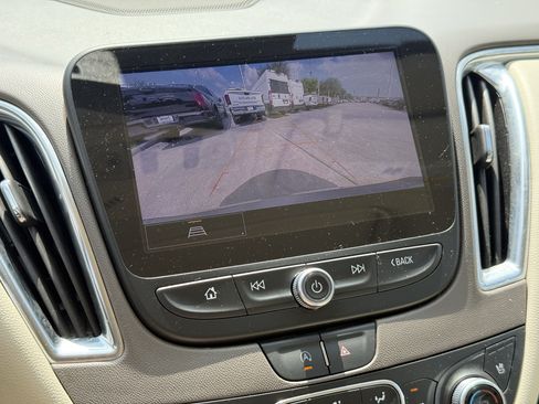 Used 2024 Chevrolet Malibu LT FWD image 21