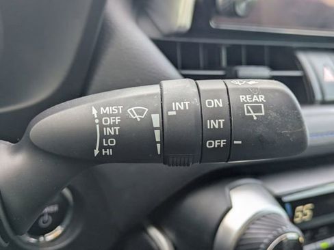 Used 2023 Toyota RAV4 SE image 29