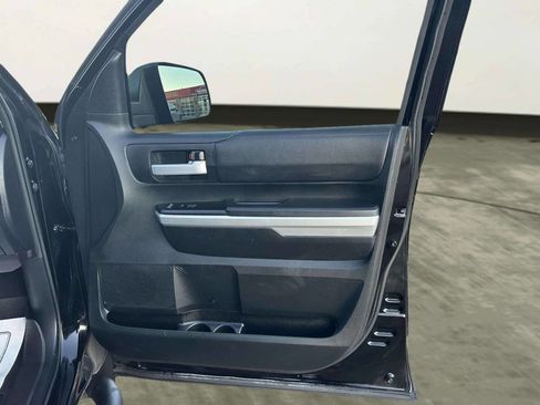 Used 2017 Toyota Tundra SR5 image 28