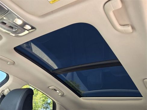 Used 2022 Genesis GV70 2.5T w/ Select Package image 20