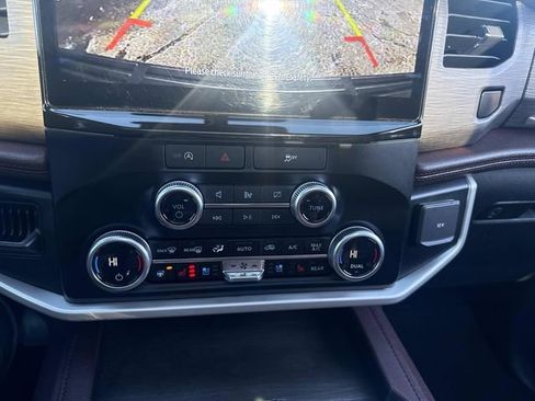 Used 2024 Ford Expedition Limited image 26