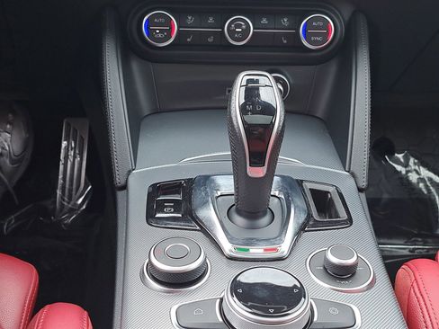 Used 2024 Alfa Romeo Stelvio Ti w/ Performance Driving Package image 28