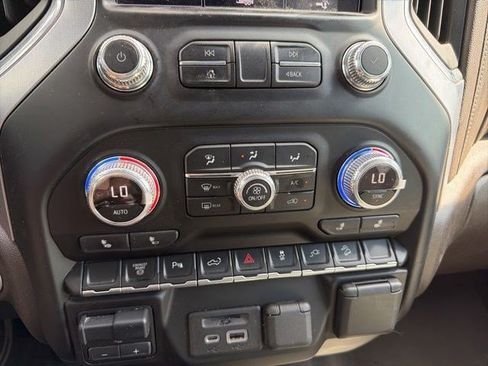 Used 2022 GMC Sierra 3500 SLE w/ SLE Convenience Package AWD/4WD image 17