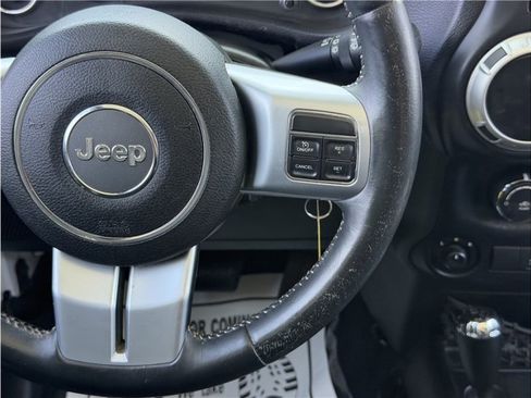 Used 2015 Jeep Wrangler Unlimited Sport AWD/4WD image 35