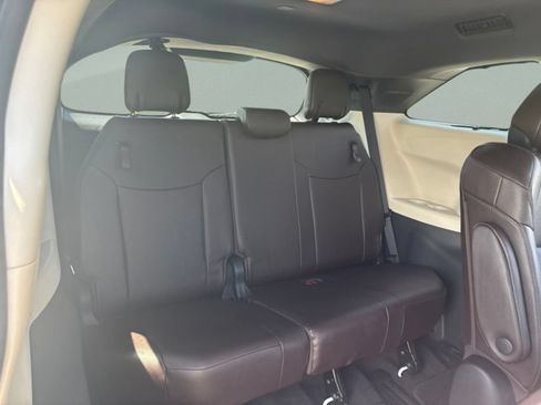 Used 2022 Toyota Sienna Platinum FWD image 23