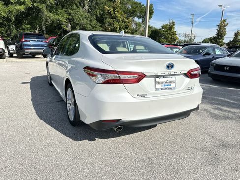 Used 2019 Toyota Camry XLE FWD image 4