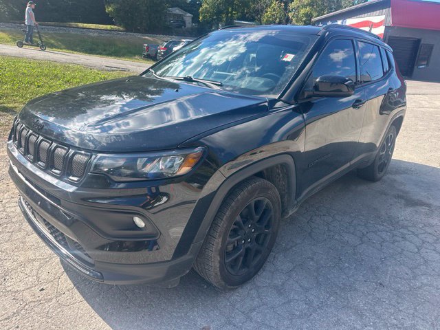 Used 2022 Jeep Compass Latitude w/ Convenience Group AWD/4WD image 1