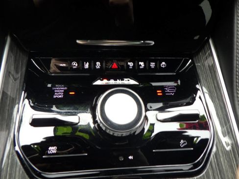 Used 2022 Jeep Wagoneer Series III w/ Premium Group I image 28