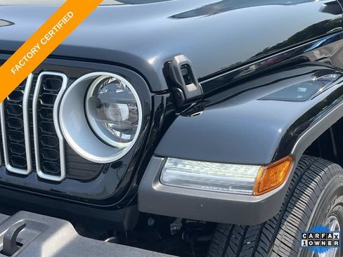 Used 2026 Jeep Wrangler Unlimited Sahara AWD/4WD image 10