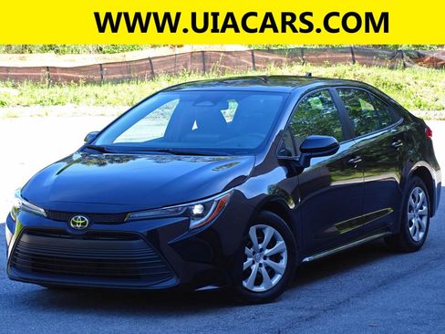 Used 2024 Toyota Corolla LE image 2