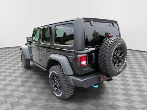 Used 2023 Jeep Wrangler Unlimited w/ Cold Weather Group AWD/4WD image 7