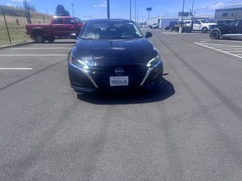 Used 2025 Nissan Altima 2.5 SV FWD image 5
