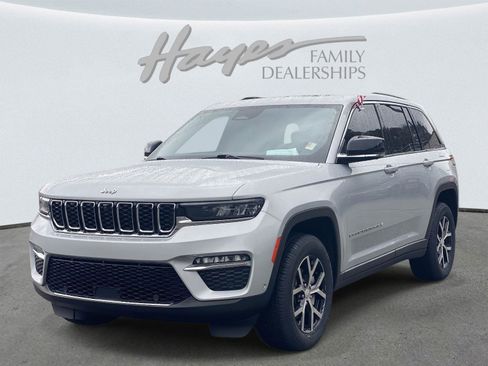 Certified 2023 Jeep Grand Cherokee Limited w/ Luxury Tech Group II image 10