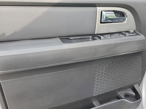 Used 2012 Ford Expedition Limited image 21