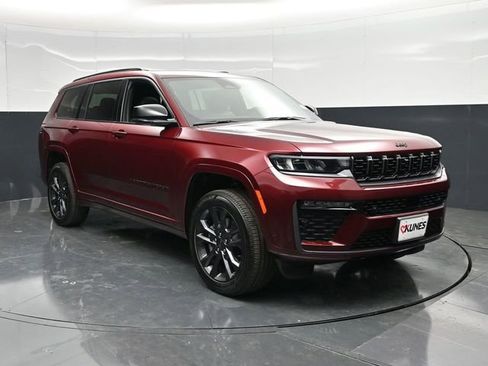 New 2026 Jeep Grand Cherokee L Limited AWD/4WD image 1