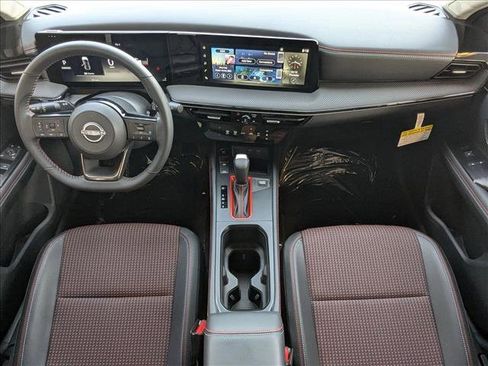 Used 2025 Nissan Kicks SR AWD/4WD image 17