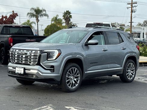 Used 2026 GMC Terrain Denali w/ LPO, Black Badging Package AWD/4WD image 4
