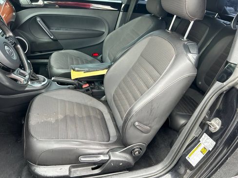 Used 2013 Volkswagen Beetle Turbo FWD image 17