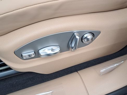 New 2026 Porsche Macan image 23