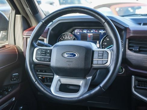 Used 2024 Ford Expedition Limited image 16