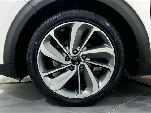 Used 2018 Kia Niro Touring FWD image 8