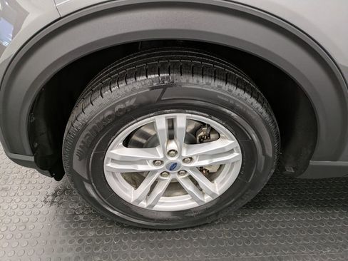 Used 2023 Ford Explorer XLT image 7