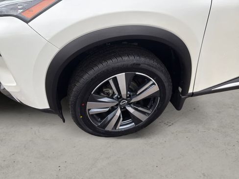 Used 2023 Nissan Rogue SL image 8