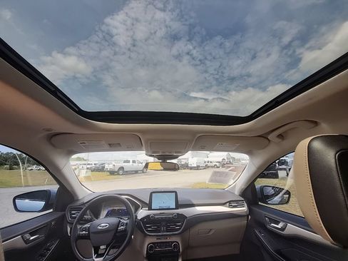 Used 2022 Ford Escape SEL w/ Technology Package FWD image 6