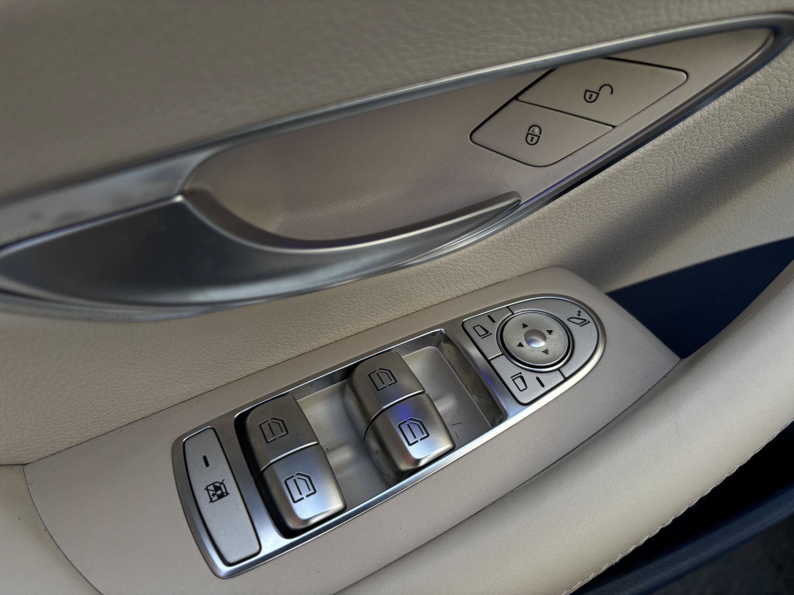 Used 2022 Mercedes-Benz E 450 Cabriolet image 18