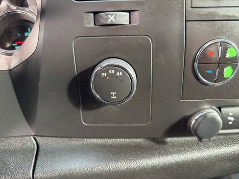 Used 2012 GMC Sierra 2500 SLE w/ SLE Preferred Package image 17