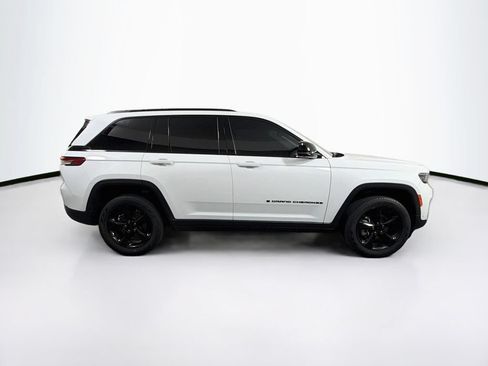 Used 2023 Jeep Grand Cherokee Limited w/ Luxury Tech Group II AWD/4WD image 8