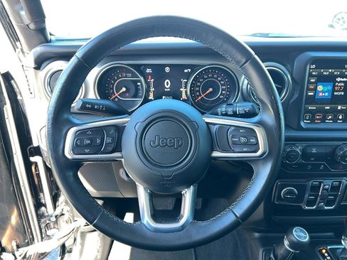 Used 2019 Jeep Wrangler Unlimited Sahara w/ Uconnect 4C Nav & Sound Group AWD/4WD image 15