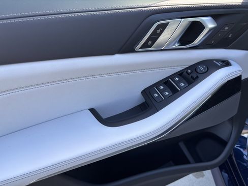 Used 2026 BMW X5 sDrive40i w/ M Sport Package image 13